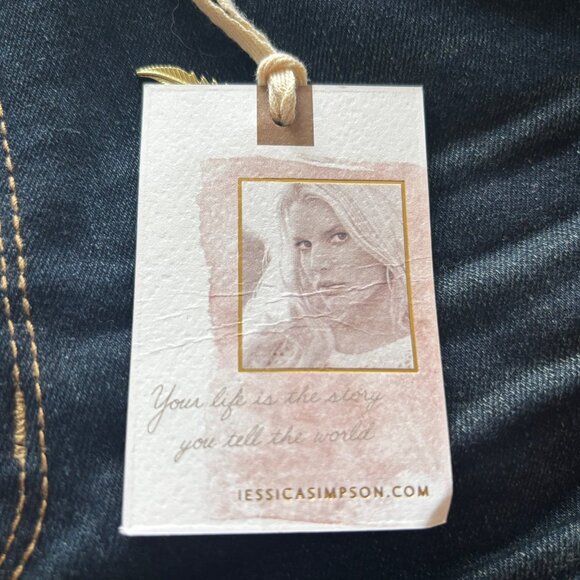 Jessica Simpson Forever Rolled Short Midnight Dream Dark Denim Jean Size 32 NWTs - Picture 6 of 8